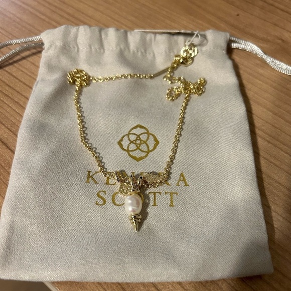 Kendra Scott Demi Charm Pearl Necklace NWT - Picture 1 of 6